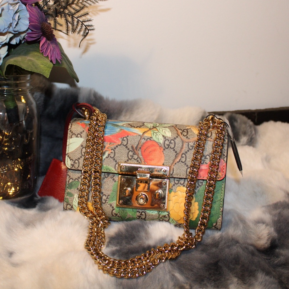 GUCCI Purse with Gold Chain